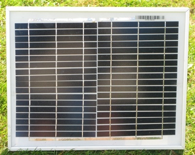 10 Watt Solar Panel for leisure batteries. Save on electricity bills and help protect the environment